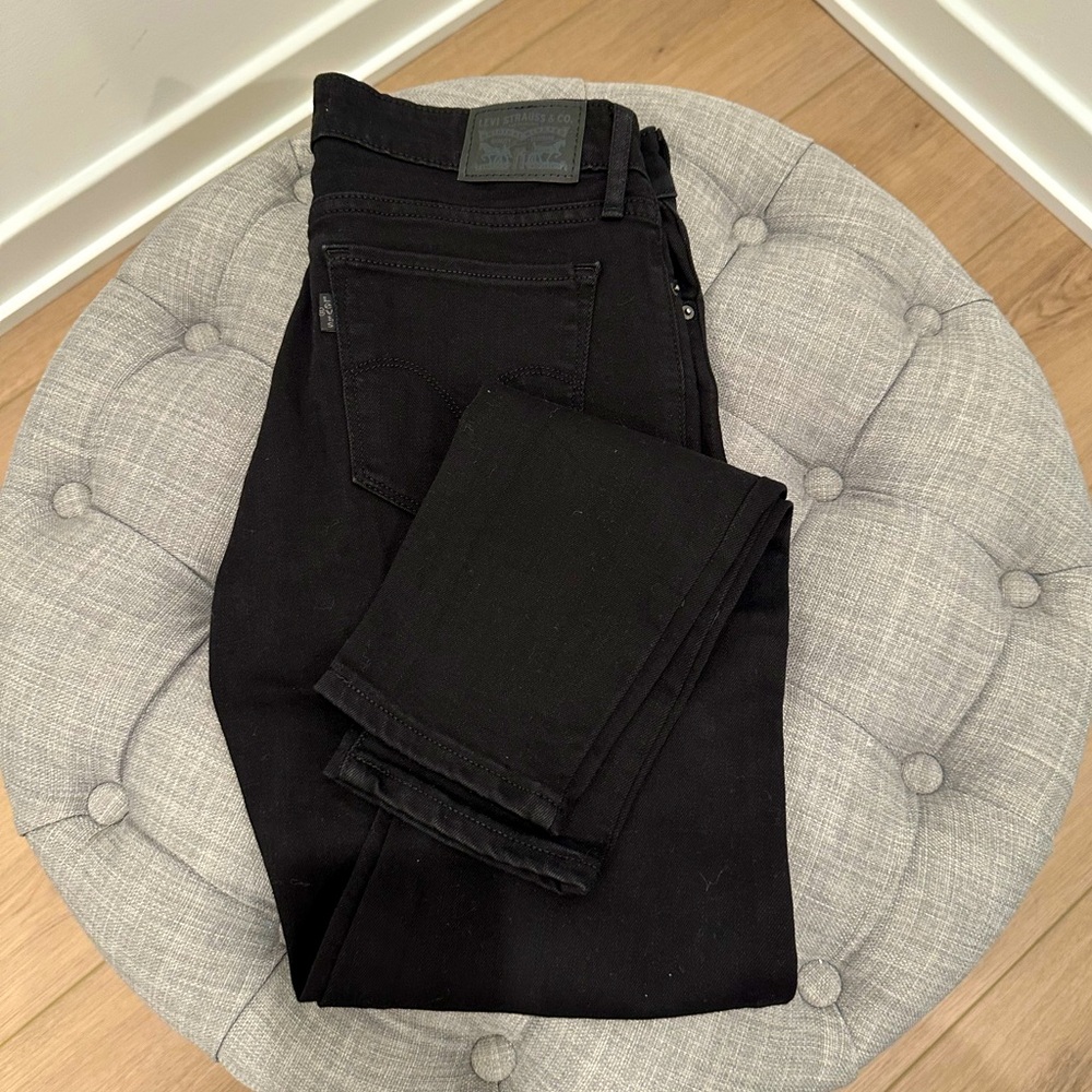Levi’s 711 Skinny Women’s Jeans - Size 27